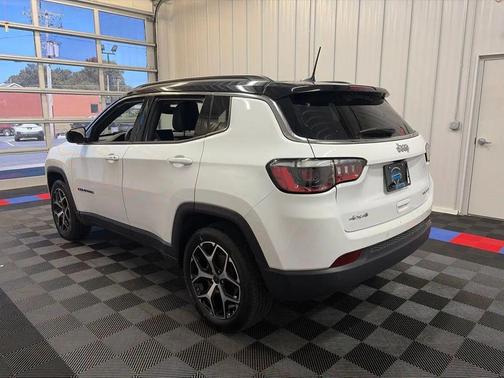 Bright White Clearcoat 2025 Jeep Compass Limited