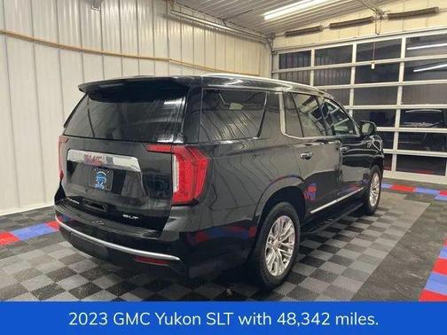 2023 GMC Yukon SLT