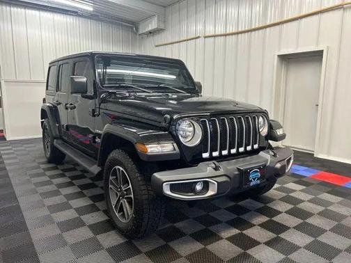 Black Clearcoat 2023 Jeep Wrangler 4-Door Sahara