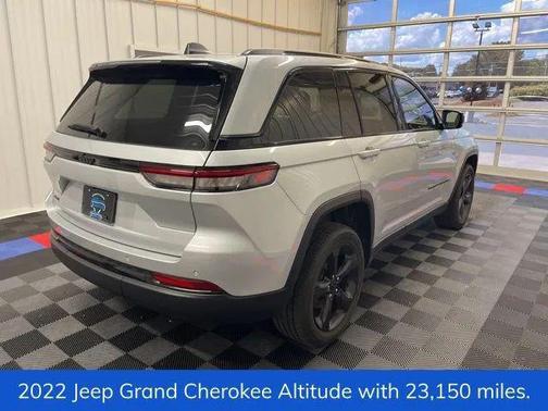 2022 Jeep Grand Cherokee Altitude