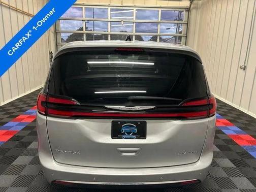 Silver Mist Clearcoat 2024 Chrysler Pacifica Limited