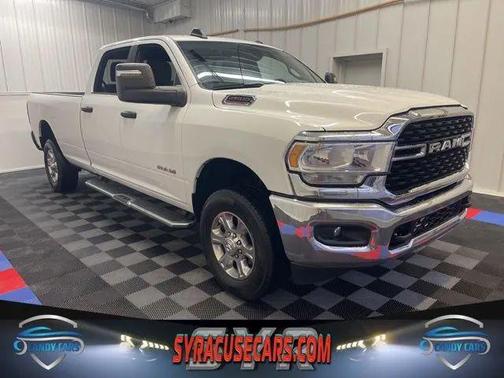 Bright White Clearcoat 2024 RAM 2500 Big Horn Crew Cab 4x4 8' Box