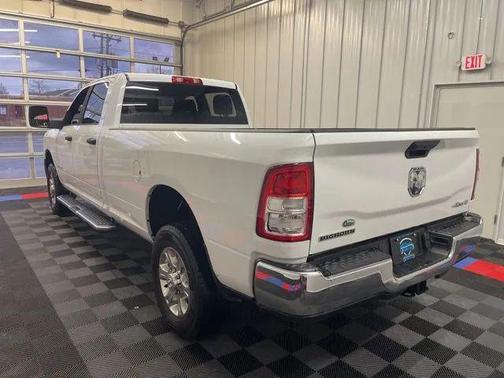 Bright White Clearcoat 2024 RAM 2500 Big Horn Crew Cab 4x4 8' Box