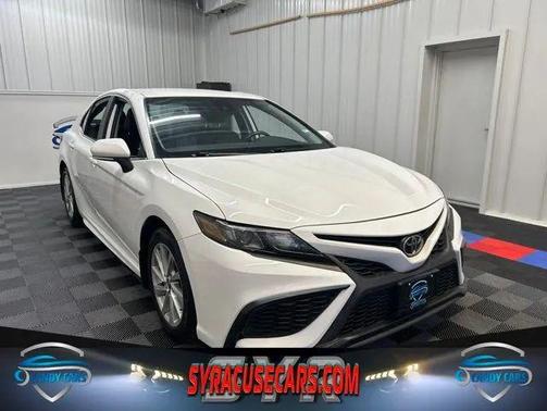 Ice Cap 2024 Toyota Camry SE