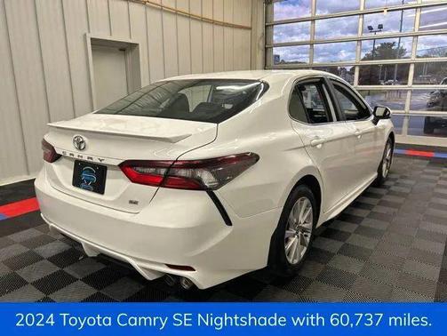 Ice Cap 2024 Toyota Camry SE