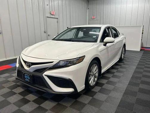 Ice Cap 2024 Toyota Camry SE