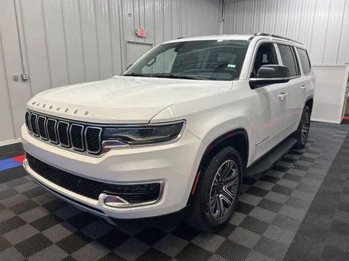 Bright White Clearcoat 2023 Jeep Wagoneer Series II
