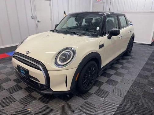 2022 MINI Hardtop Cooper