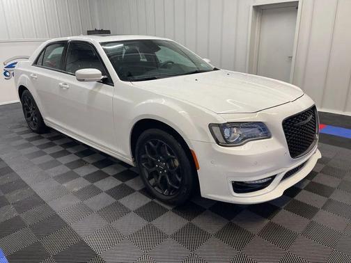 2023 Chrysler 300 Touring