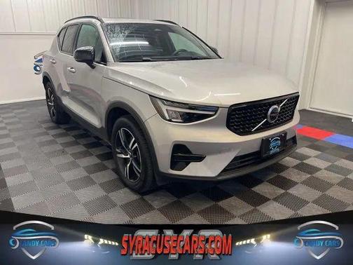 2024 Volvo XC40 B5 Core