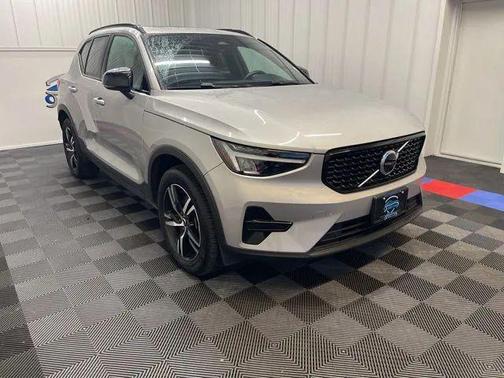 2024 Volvo XC40 B5 Core