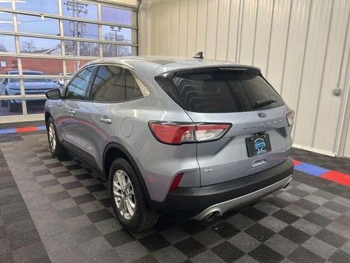 Blue Silver Metallic 2022 Ford Escape SE