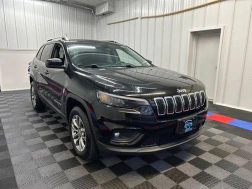 Diamond Black Crystal Pearlcoat 2019 Jeep Cherokee Latitude Plus