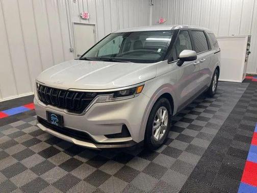 2023 Kia Carnival LX