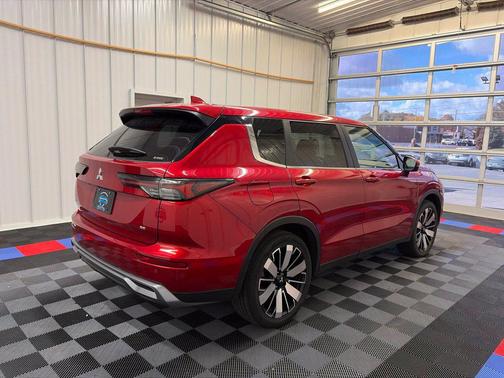 Red Diamond 2025 Mitsubishi Outlander SE S-AWC