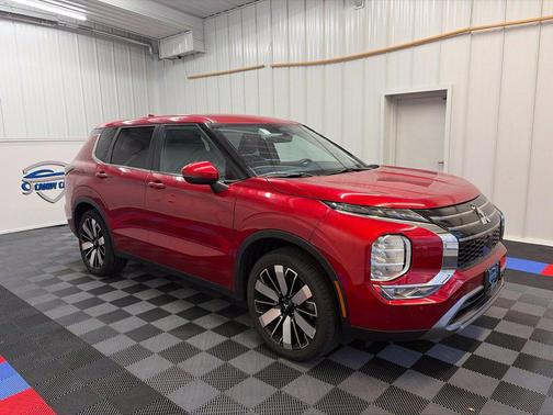 Red Diamond 2025 Mitsubishi Outlander SE S-AWC