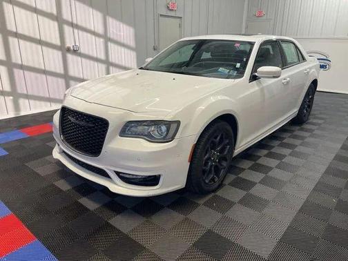 2023 Chrysler 300 Touring