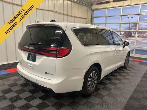 Bright White Clearcoat 2023 Chrysler Pacifica Hybrid Touring L