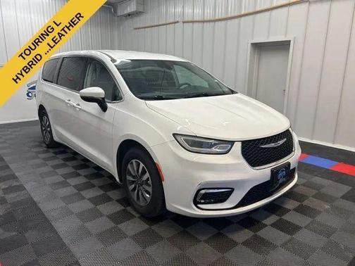 Bright White Clearcoat 2023 Chrysler Pacifica Hybrid Touring L