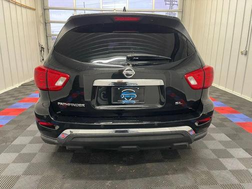 2019 Nissan Pathfinder SL