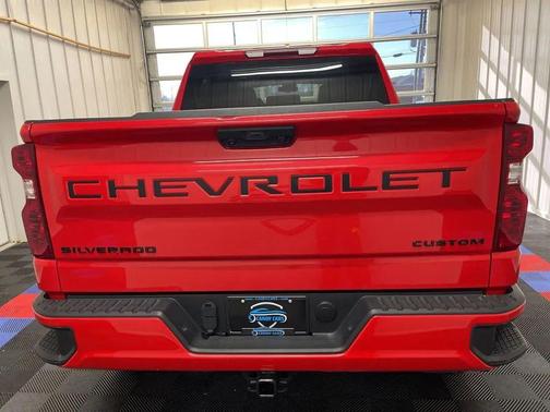 2023 Chevrolet Silverado 1500 Custom