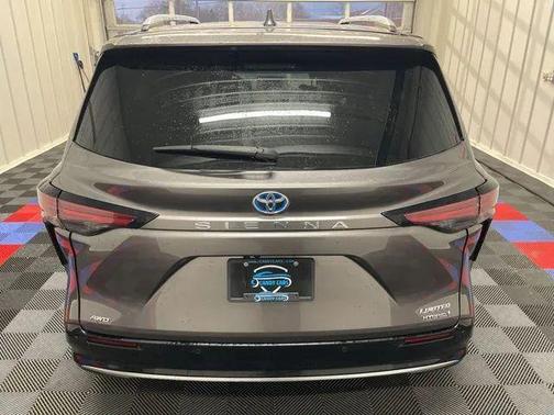 2022 Toyota Sienna Limited