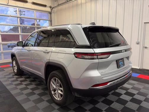 Silver Zynith 2024 Jeep Grand Cherokee Laredo
