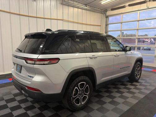Silver Zynith 2023 Jeep Grand Cherokee 4xe Trailhawk