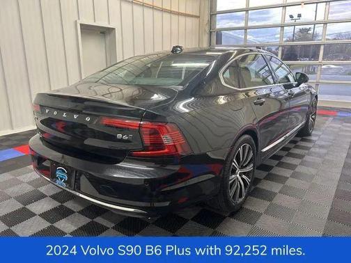 Onyx Black Metallic 2024 Volvo S90 B6 Plus