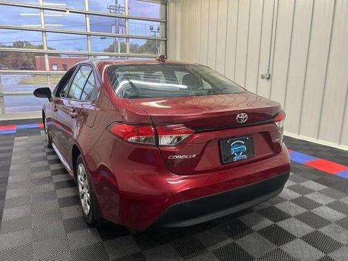 Pearl 2025 Toyota Corolla LE