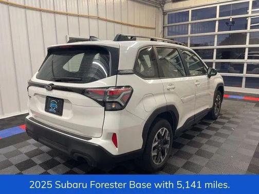 2025 Subaru Forester Base