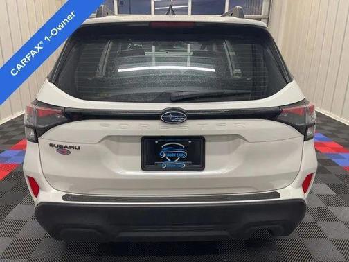2025 Subaru Forester Base