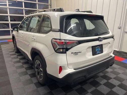2025 Subaru Forester Base