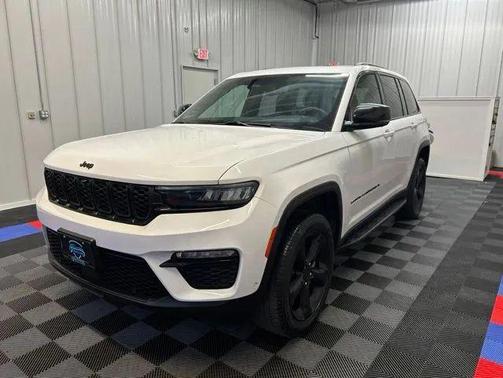 Bright White Clearcoat 2024 Jeep Grand Cherokee Limited