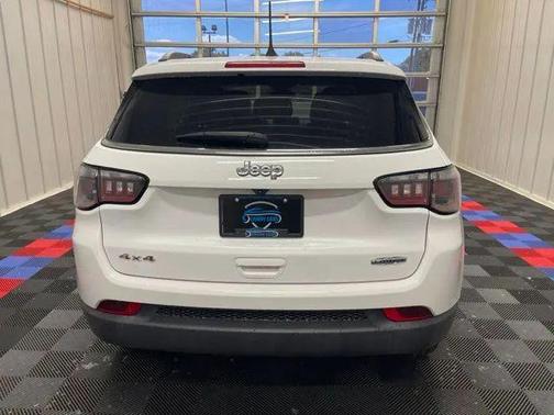 Bright White Clearcoat 2022 Jeep Compass Latitude