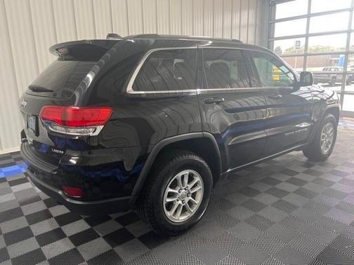 Photo 2 of 18 of 2019 Jeep Grand Cherokee Laredo