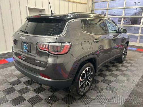 Granite Crystal Metallic Clearcoat 2022 Jeep Compass Limited