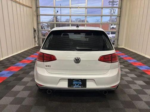 2015 Volkswagen Golf GTI 2.0T SE 4-Door