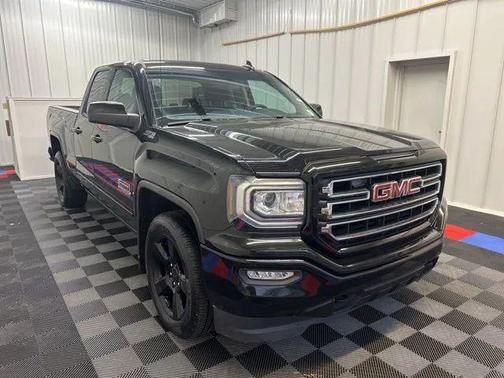 Onyx Black 2017 GMC Sierra 1500 SLE