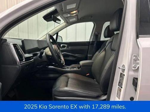 Glacial White Pearl 2025 Kia Sorento EX