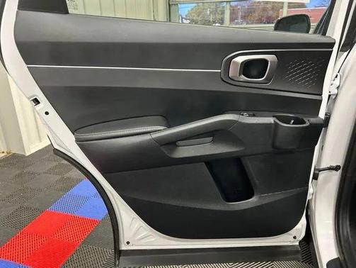 Glacial White Pearl 2025 Kia Sorento EX