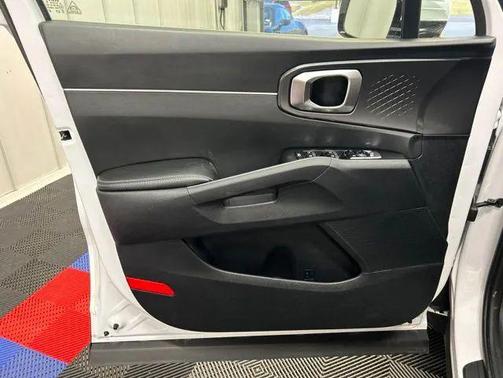 Glacial White Pearl 2025 Kia Sorento EX
