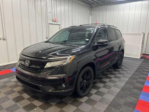 Crystal Black Pearl 2022 Honda Pilot AWD Black Edition