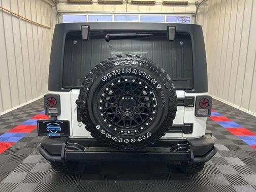 Bright White Clearcoat 2018 Jeep Wrangler JK Unlimited Freedom Edition