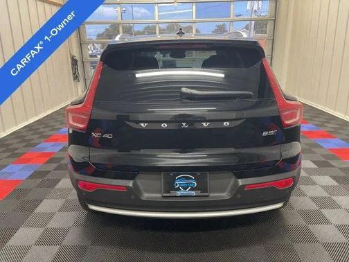 2025 Volvo XC40 B5 Plus Bright Theme
