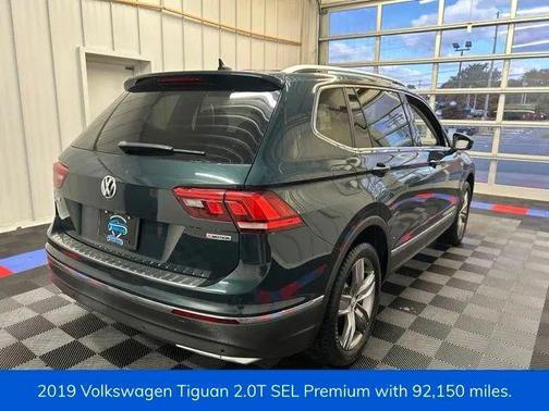 Moss Green Metallic 2019 Volkswagen Tiguan 2.0T SEL