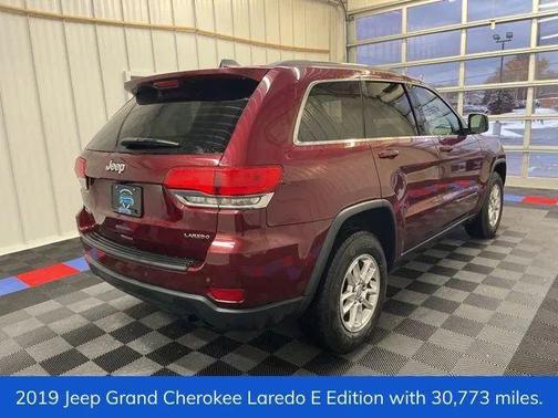 2019 Jeep Grand Cherokee Laredo