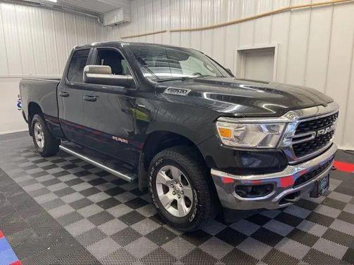 Diamond Black Crystal Pearlcoat 2022 RAM 1500 Big Horn/Lone Star