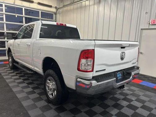 Bright White Clearcoat 2022 RAM 2500 Big Horn Crew Cab 4x4 6'4' Box