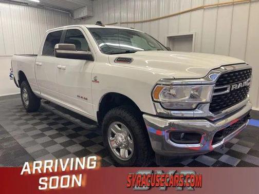 Bright White Clearcoat 2022 RAM 2500 Big Horn Crew Cab 4x4 6'4' Box